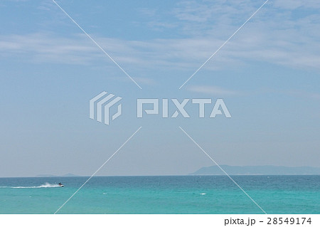 タイ王国パタヤ近郊ラン島ティエンビーチから撮影した海(Ko Lan in Thailand) タイ王国パタヤ近郊ラン島ティエンビーチから撮影した海(Ko Lan in Thailand) 28549174