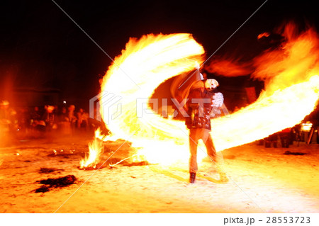 角館の小正月行事の火振りかまくら 28553723