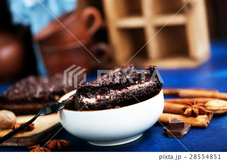 chocolate cake 28554851