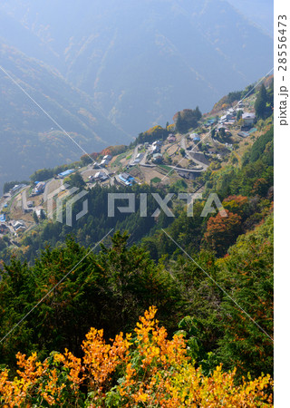 長野　飯田　秋の下栗の里 28556473