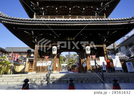 中山寺　観音霊場　お宮参り　山門 28561632