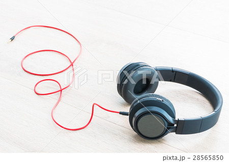 Headphones audio for listen 28565850