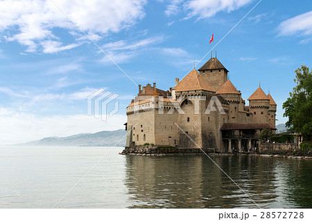 Chateau de Chillon at Lake Geneva, Switzerland. 28572728
