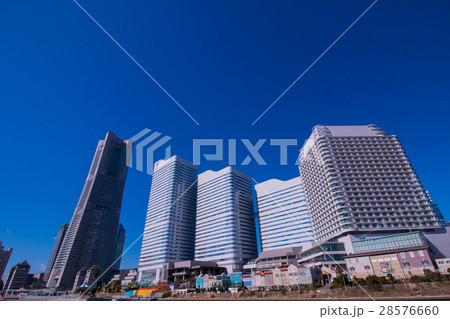 横浜　ビル群 28576660
