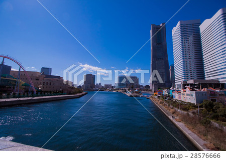 横浜　ビル群 28576666
