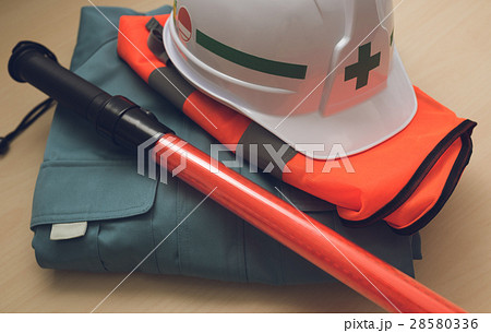 ヘルメット 28580336