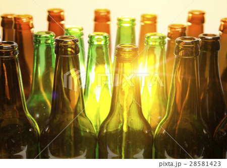 empty bottles 28581423