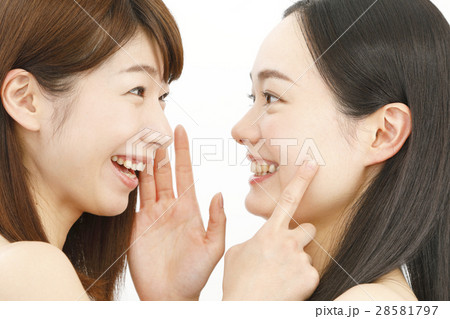 2人の女性 ビューティーショット 2人の女性 ビューティーショット 28581797