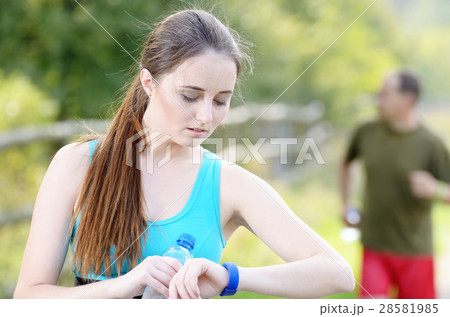 Couple running outdoors 28581985
