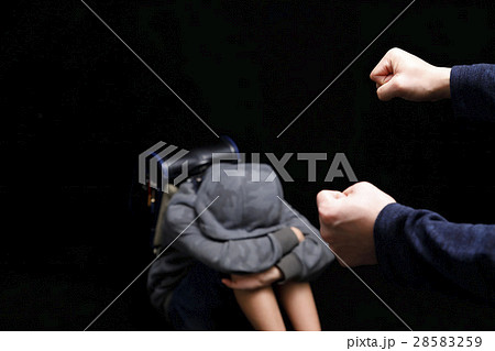 児童虐待イメージ 28583259