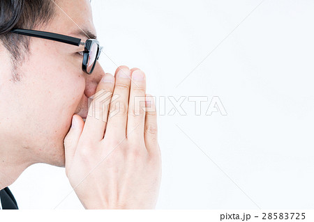 囁く 28583725