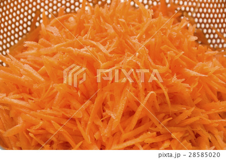 ニンジンシリシリの下ごしらえ ニンジンシリシリの下ごしらえ 28585020