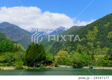 長野 駒ヶ根高原 中央アルプスと駒ヶ池 長野 駒ヶ根高原 中央アルプスと駒ヶ池 28587177