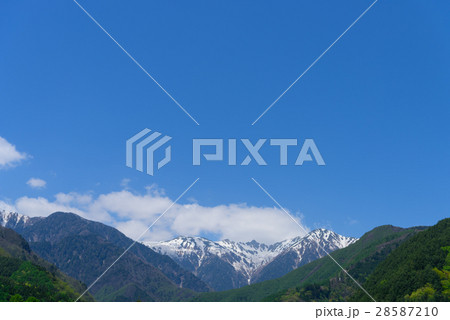 長野　残雪の中央アルプス 28587210