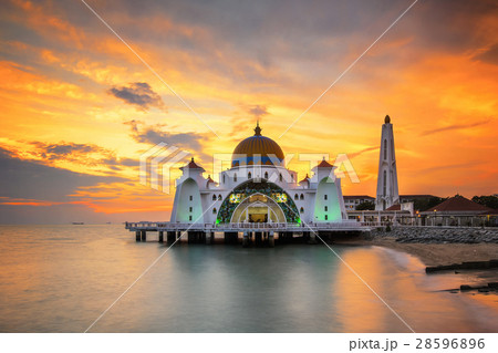 Malacca Straits Mosque 28596896