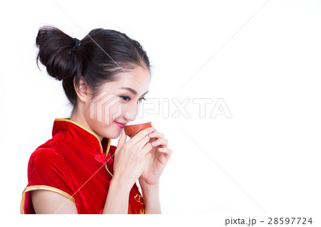 Chinese girl drink a tea 28597724
