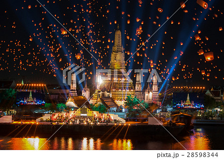 Wat Arun Temple Wat Arun Temple 28598344