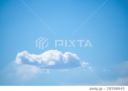 青空と雲　ふわふわの雲 28598645