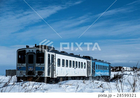 オホーツク海沿岸を走る「流氷物語号」 釧網本線 オホーツク海沿岸を走る「流氷物語号」 釧網本線 28599321