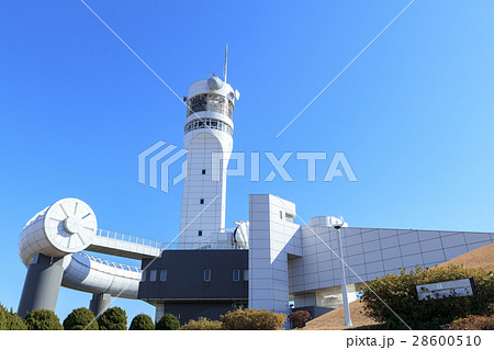 快晴の横浜シンボルタワー公園 28600510