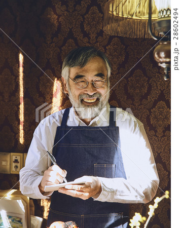 男性　ポートレート 28602494