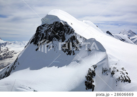 クラインマッターホルン展望台から望むブライトホルン 28606669
