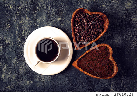 Coffee cup, beans and ground powder Coffee cup, beans and ground powder 28610923