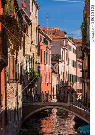 イタリア ヴェネツィアの風景 路地裏の写真素材