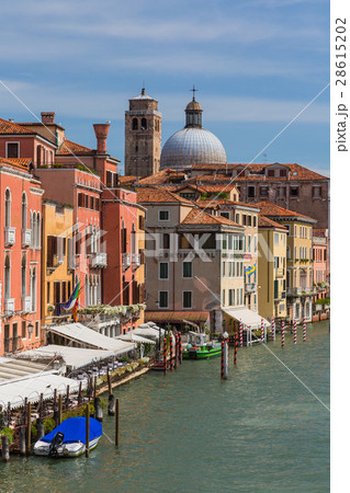 イタリア　ヴェネツィアのスカルツィ橋からの風景 28615202