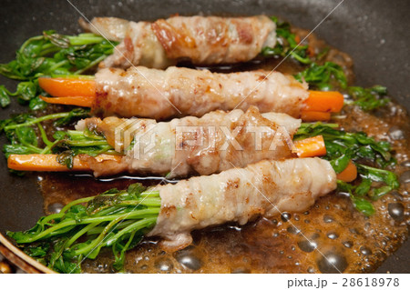 肉巻きの調理イメージ 肉巻きの調理イメージ 28618978