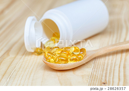 Fish oil capsules with omega 3 and vitamin D 28626357