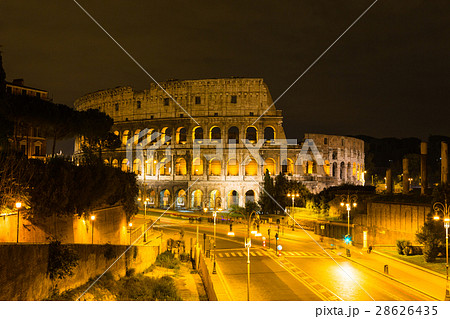 イタリア　ローマのコロッセオ 28626435