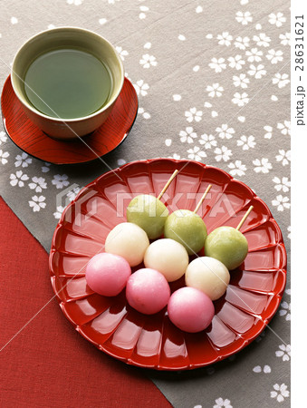 緑茶と三色だんご 28631621