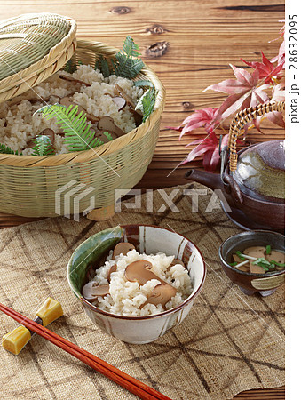 松茸ごはん 28632095