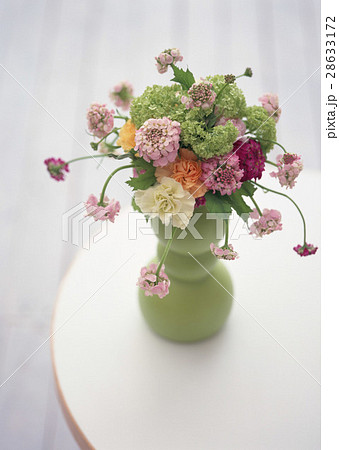 フラワーアレンジメント 28633172