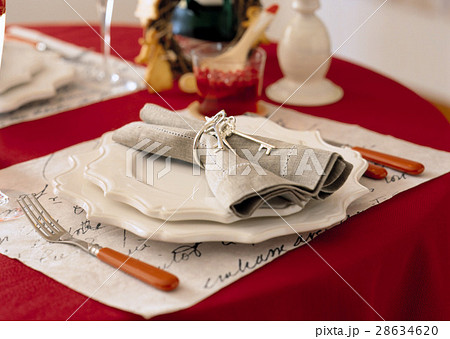 テーブルセッティング 28634620