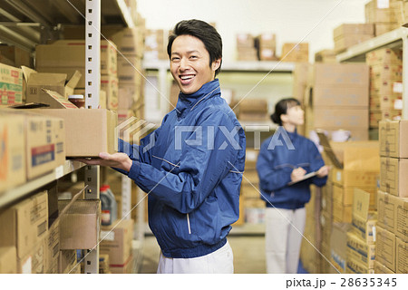 運送業者 28635345