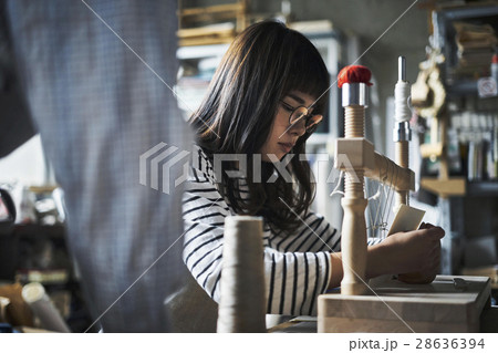 製本教室　かがり台 28636394