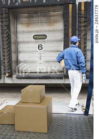 運送業者 運送業者 28637776