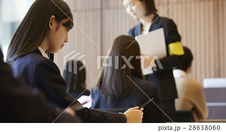 受験会場 試験を受ける学生たち 受験会場 試験を受ける学生たち 28638060