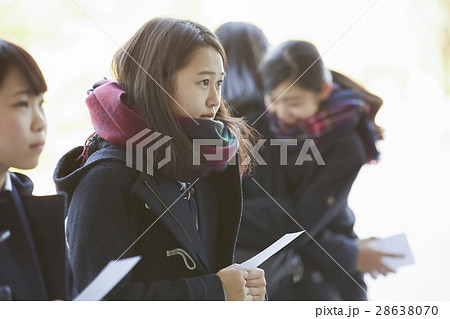 受験生　合格発表 28638070