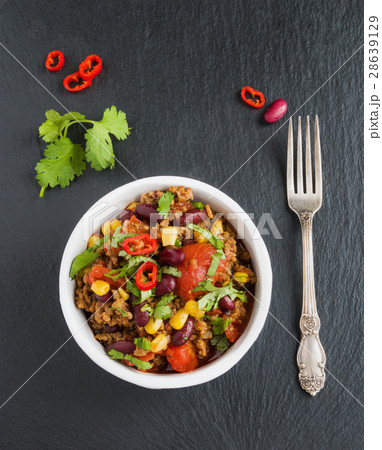 Chili con carne in a white ceramic bowl 28639129