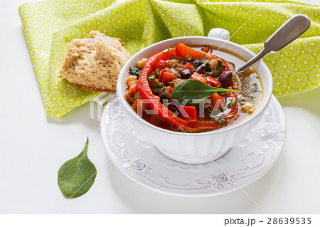 Spiced vegan kidney bean and lentil thick soup Spiced vegan kidney bean and lentil thick soup 28639535