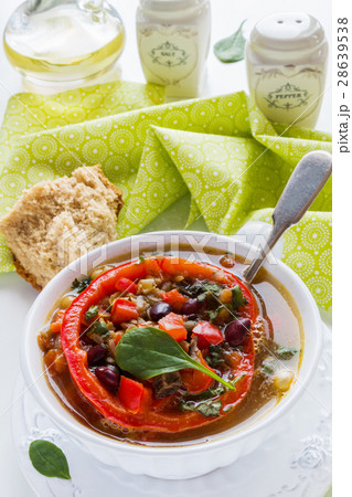 Spiced vegan kidney bean and lentil thick soup 28639538