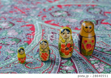 Russian nesting dolls on the traditional handkerchief. 28640551