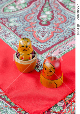 Russian nesting dolls on the traditional handkerchief. 28640557