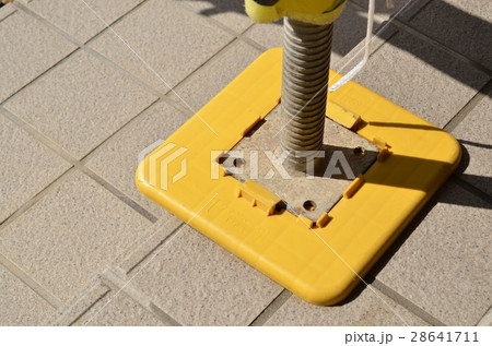 工事現場　足場 28641711