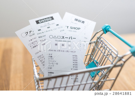 レシートと買い物カート 28641881
