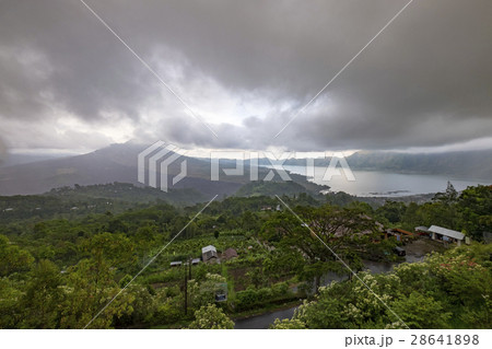 バリ島キンタマーニ高原のパトゥール山 バリ島キンタマーニ高原のパトゥール山 28641898