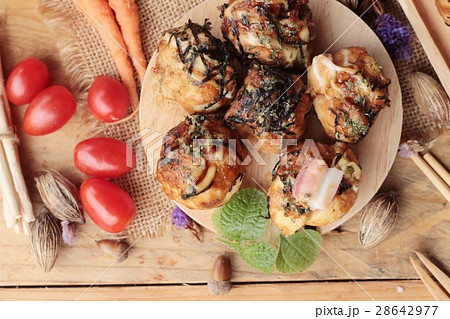 Takoyaki fried balls with sauce Takoyaki fried balls with sauce 28642977